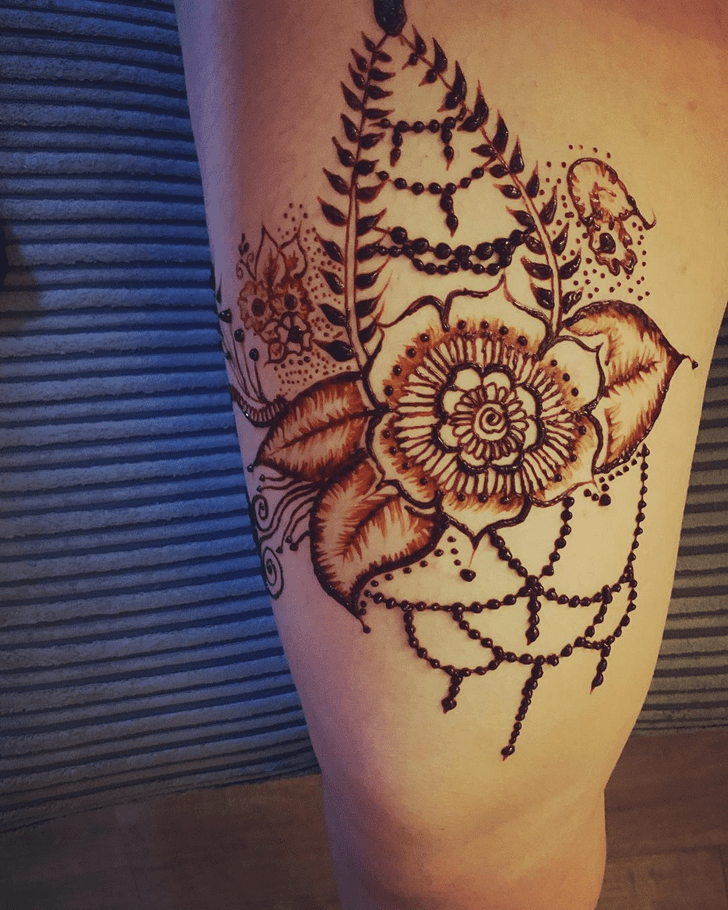 Magnificent Thigh Henna Design