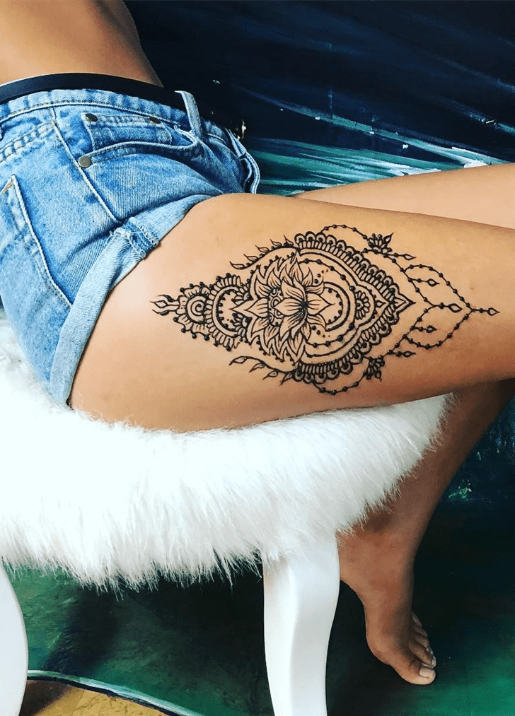 Sightly Thigh Henna Design