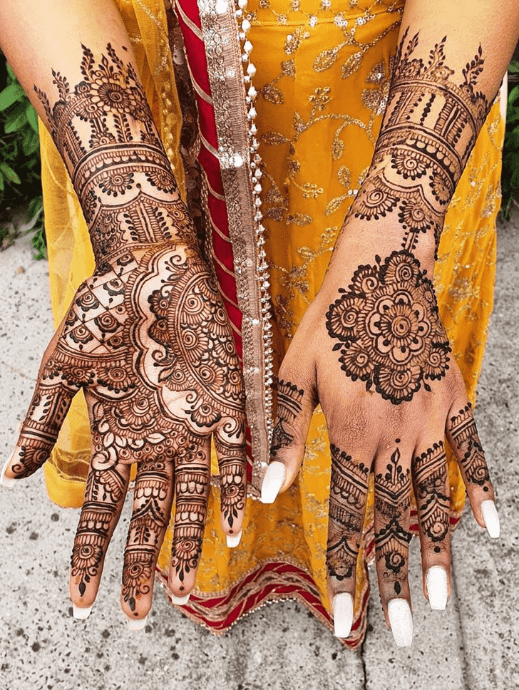 Excellent Thiruvananthapuram Henna Design