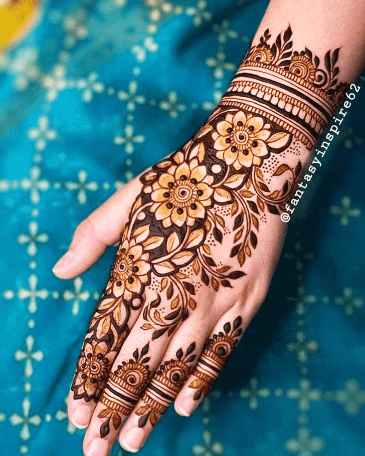 Fine Thiruvananthapuram Henna Design