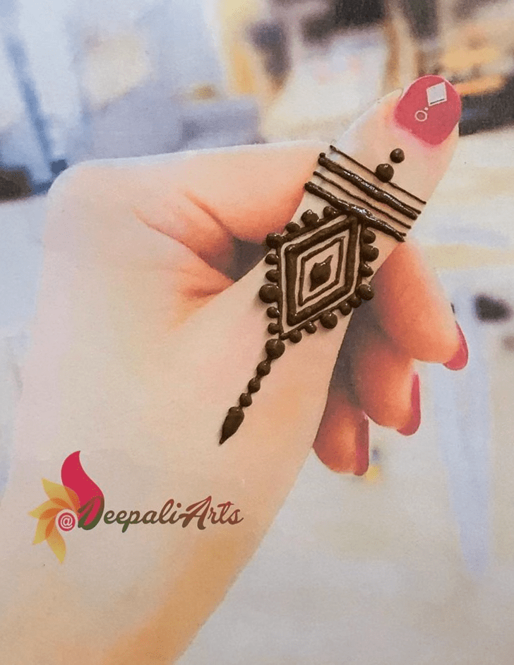 Divine Thumb Henna Design