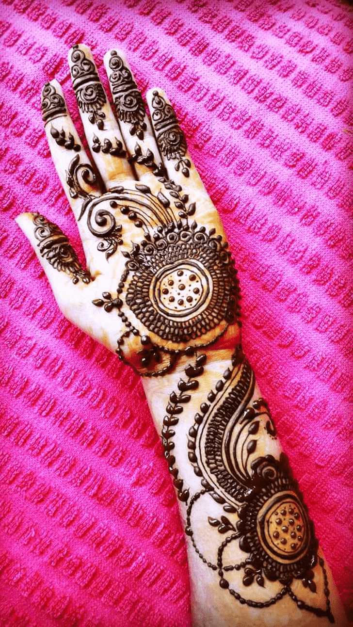 Enthralling Tikki Henna Design