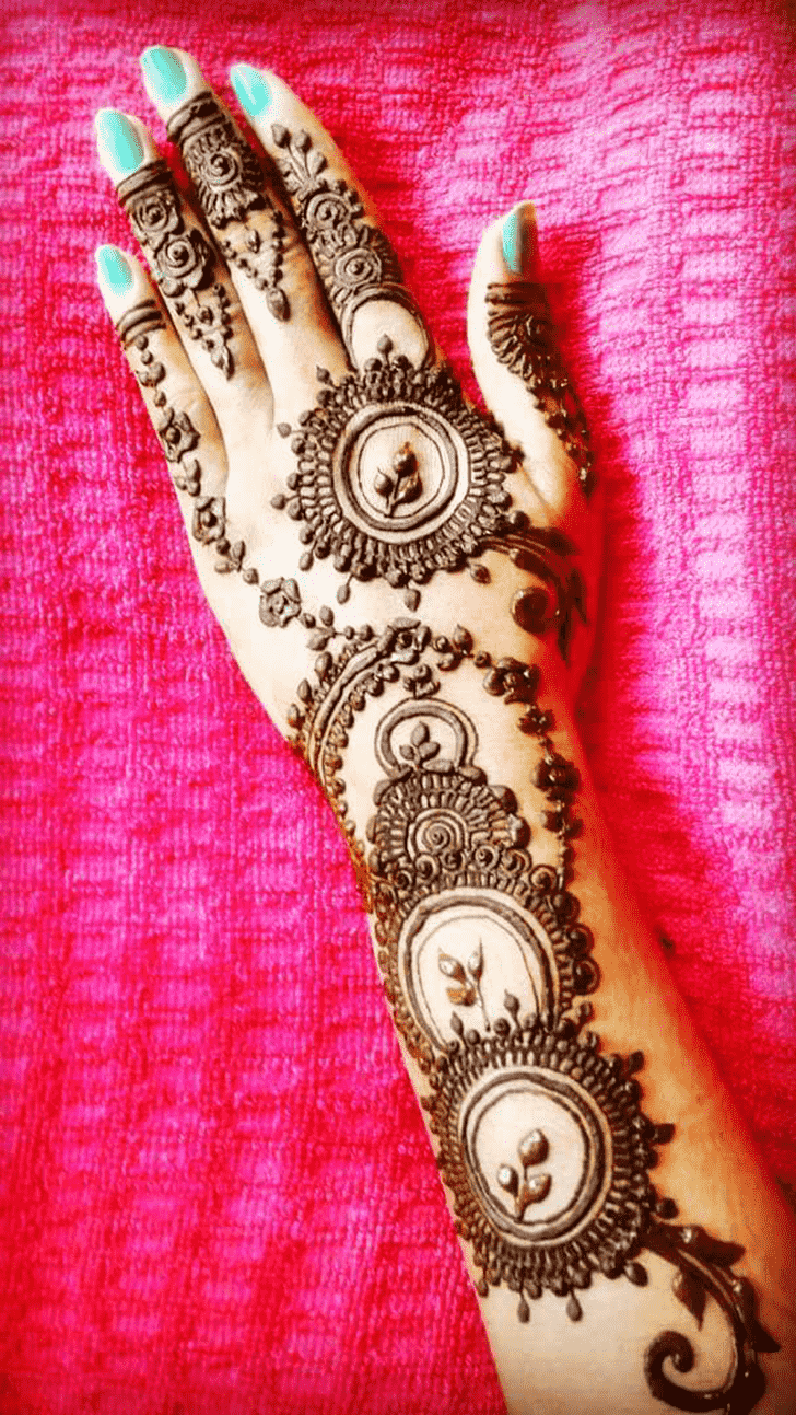 Enticing Tikki Henna Design