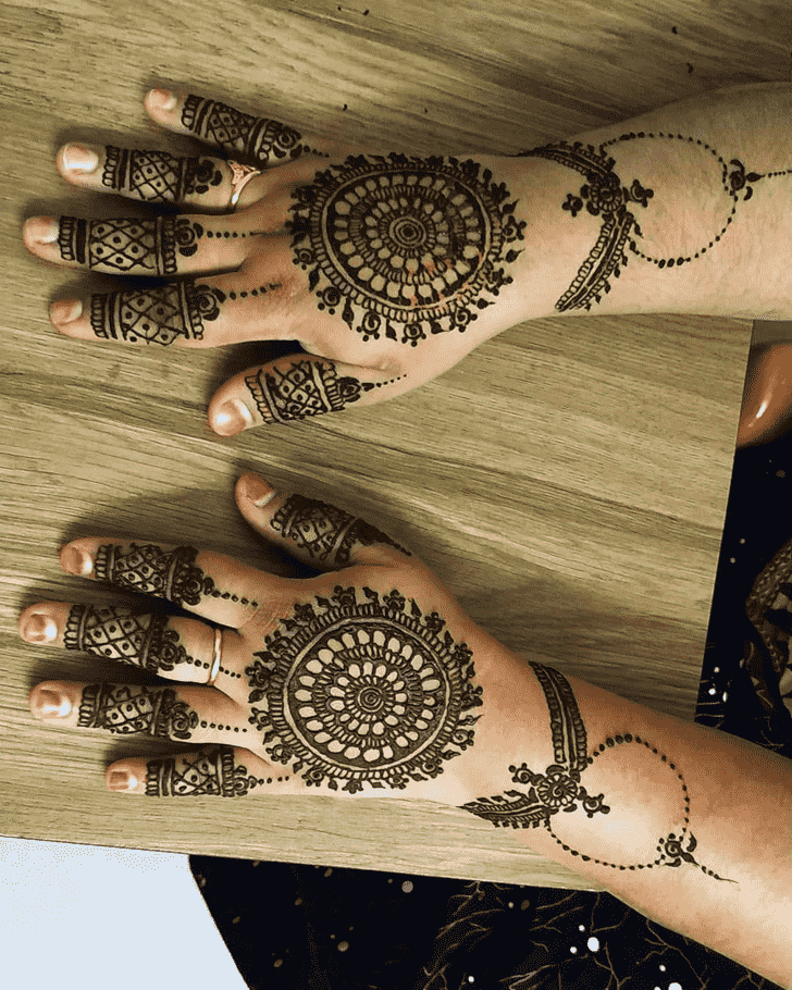 Nice Tikki Henna Design