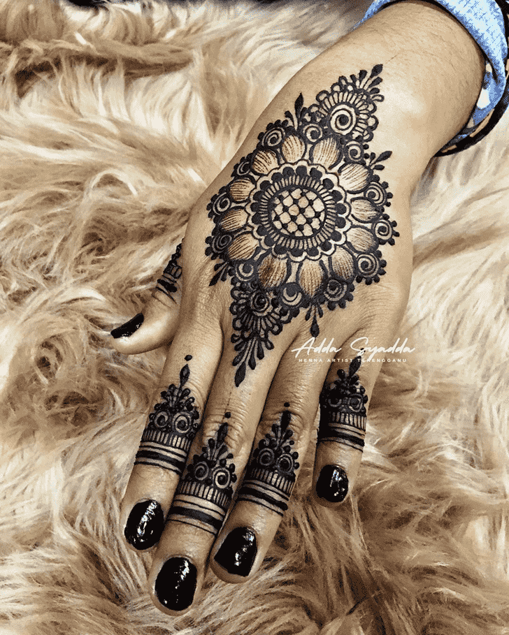 Refined Tikki Henna Design