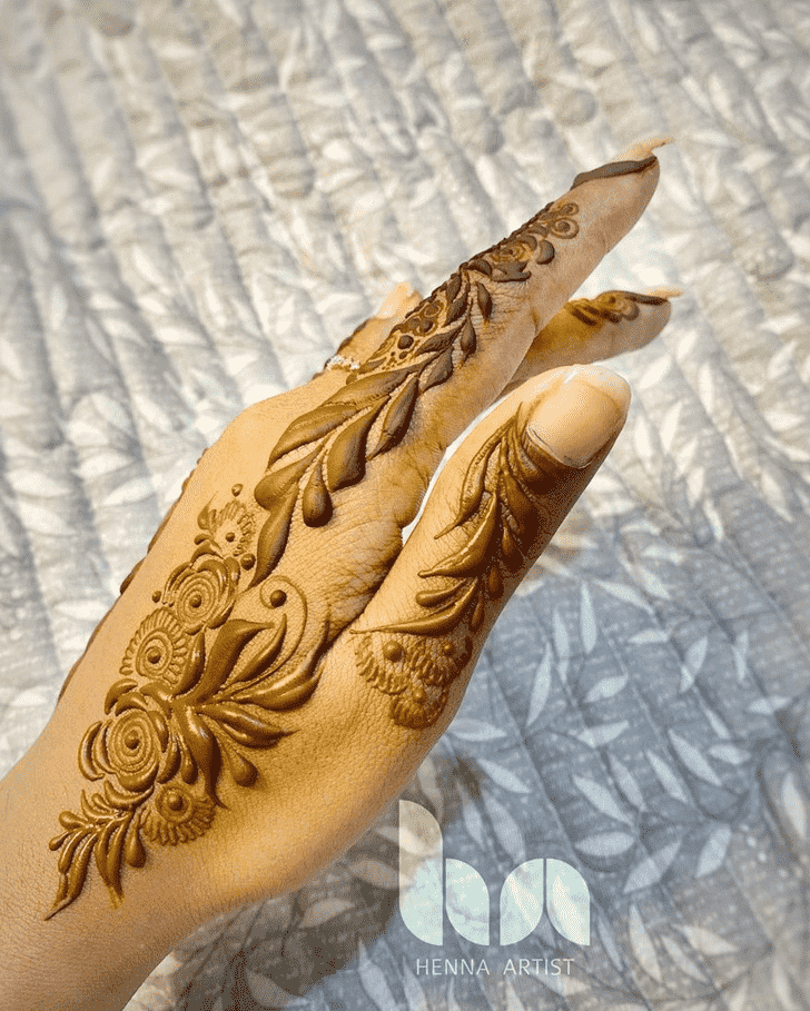 Comely Tiruchirappalli Henna Design