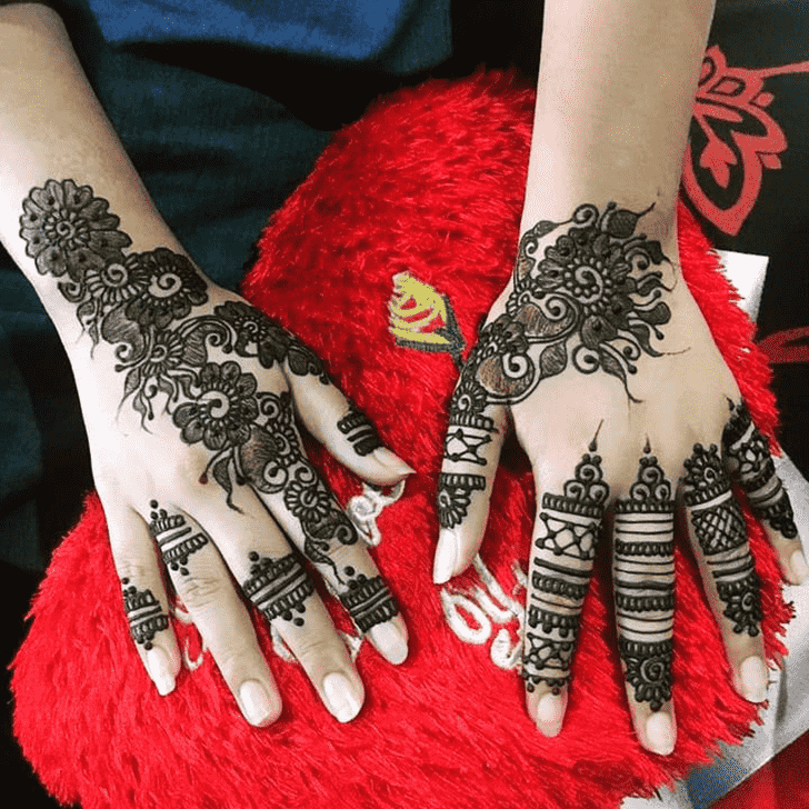 Fascinating Tiruchirappalli Henna Design