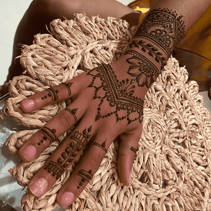 Ideal Tiruchirappalli Henna Design