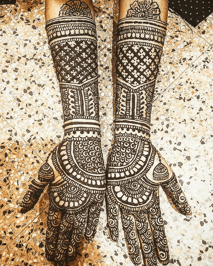 Mesmeric Tiruchirappalli Henna Design