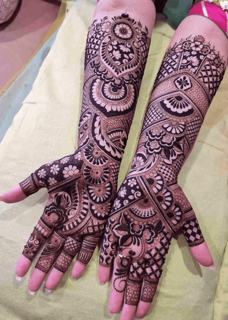 Enthralling Trading Mehndi Design