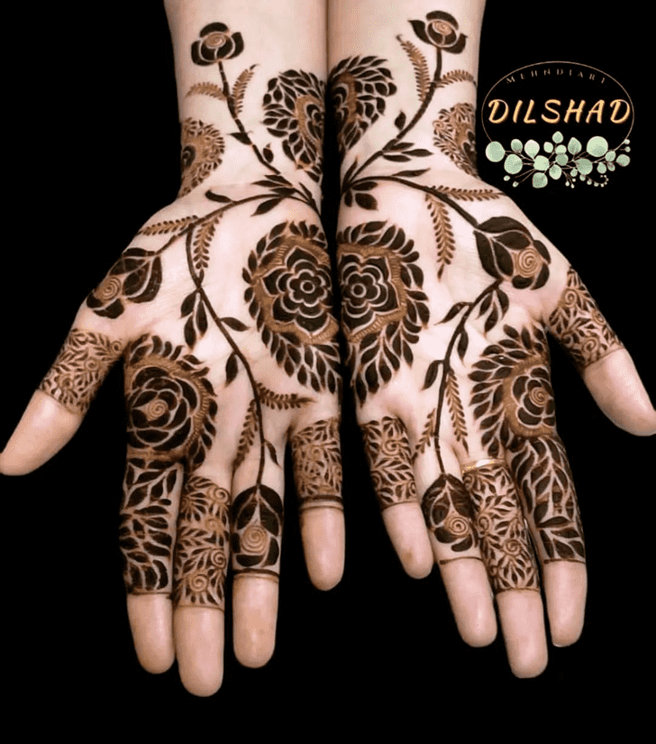 Enticing Traditional Mehndi Design