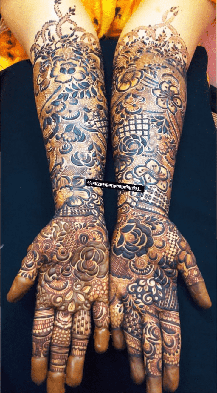 Excellent Traditional Mehndi Design