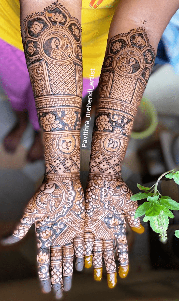 Exquisite Traditional Mehndi Design