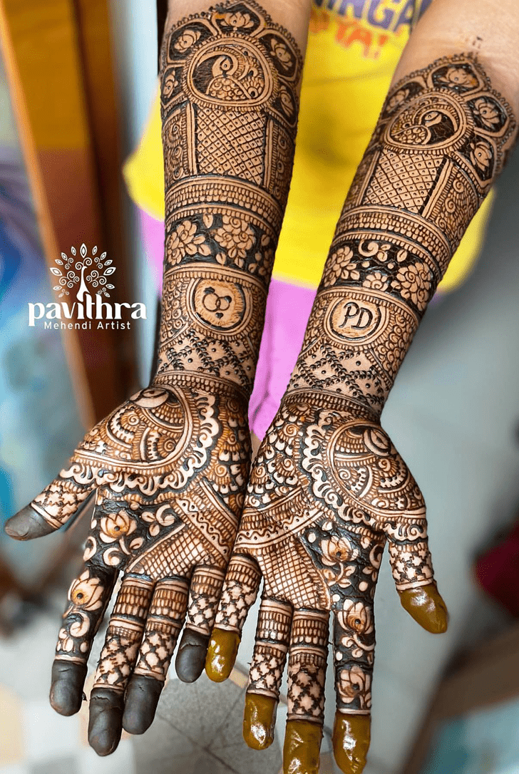 Fetching Traditional Mehndi Design