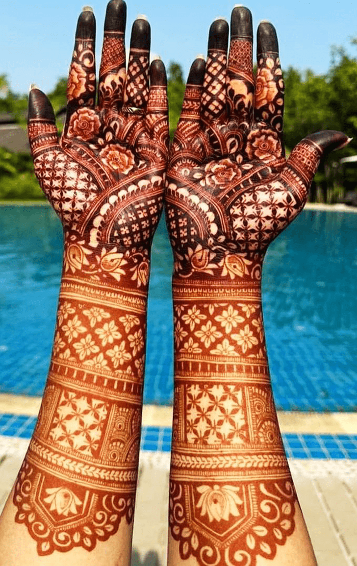 Lovely Traditional Mehndi Design