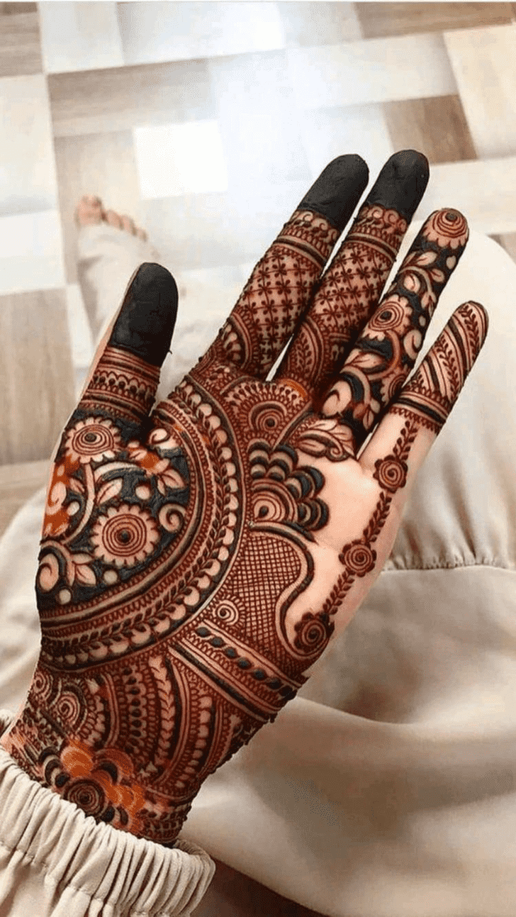 Mesmeric Traditional Mehndi Design