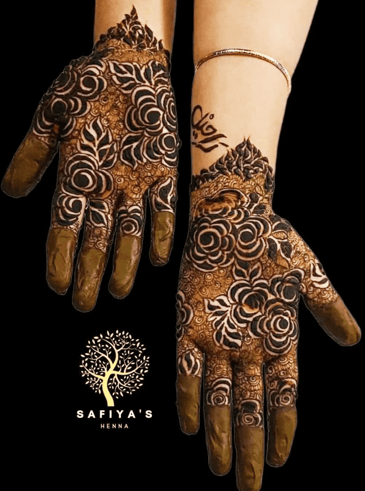 Pleasing Traditional Mehndi Design