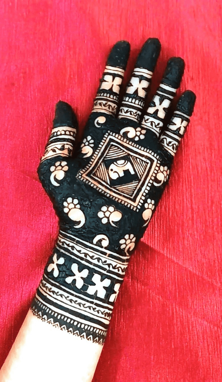 Resplendent Traditional Mehndi Design