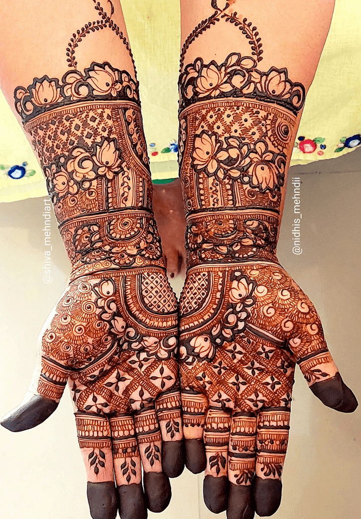 Slightly Traditional Mehndi Design