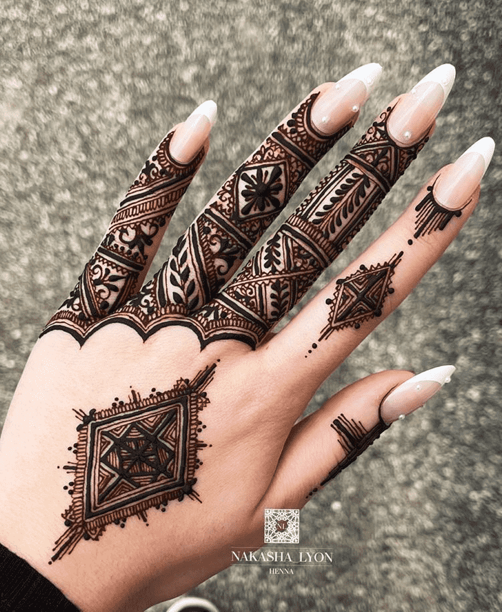 Alluring Trending Henna Design