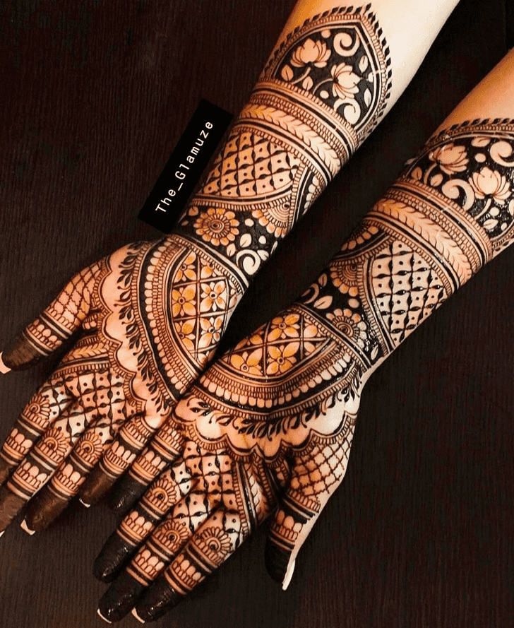 Appealing Trending Henna Design