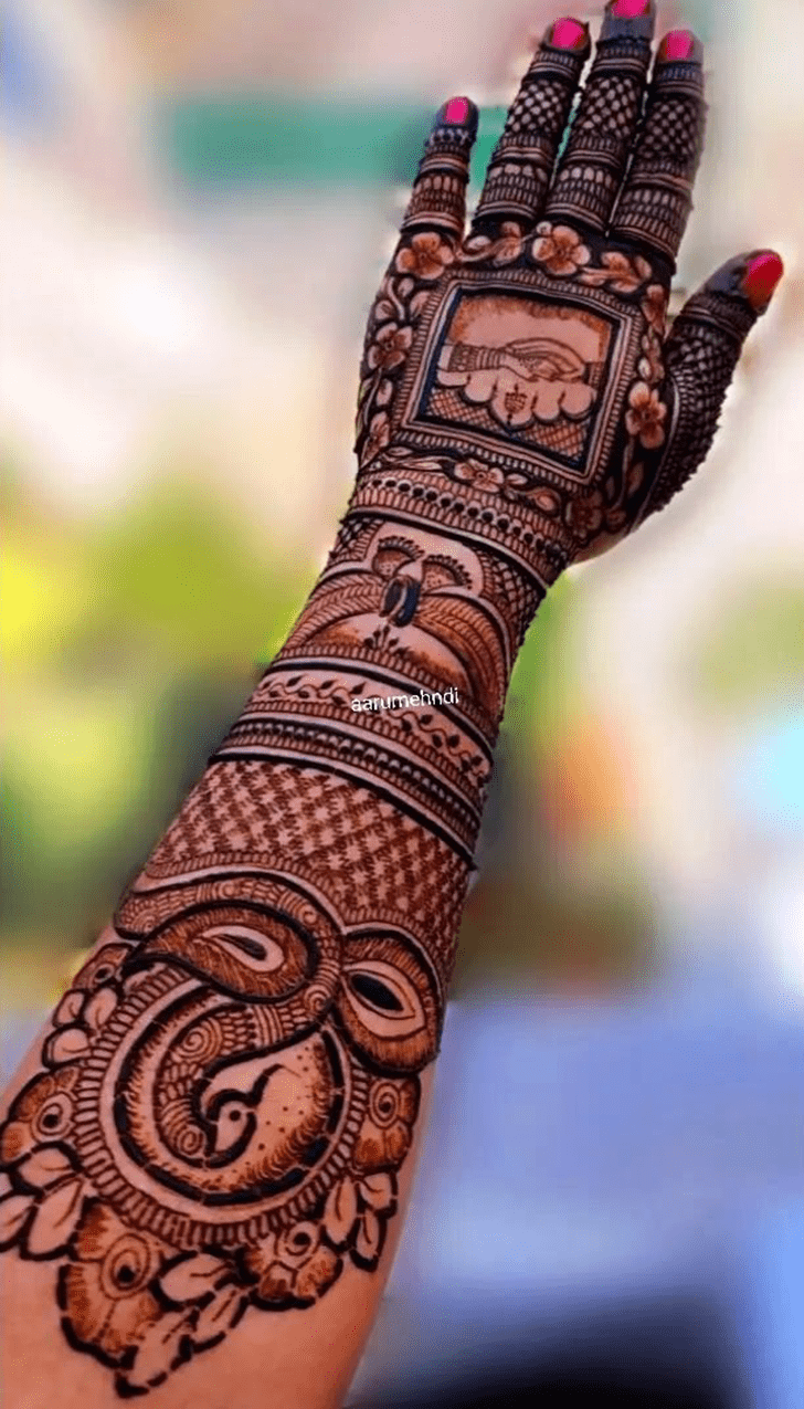 Fetching Trending Henna Design