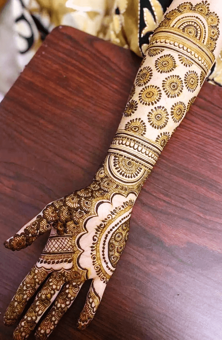 Resplendent Trending Henna Design