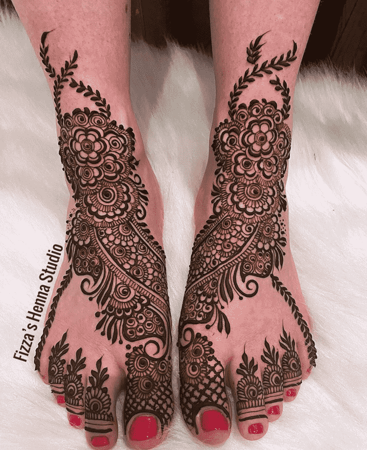 Admirable Varanasi Mehndi Design