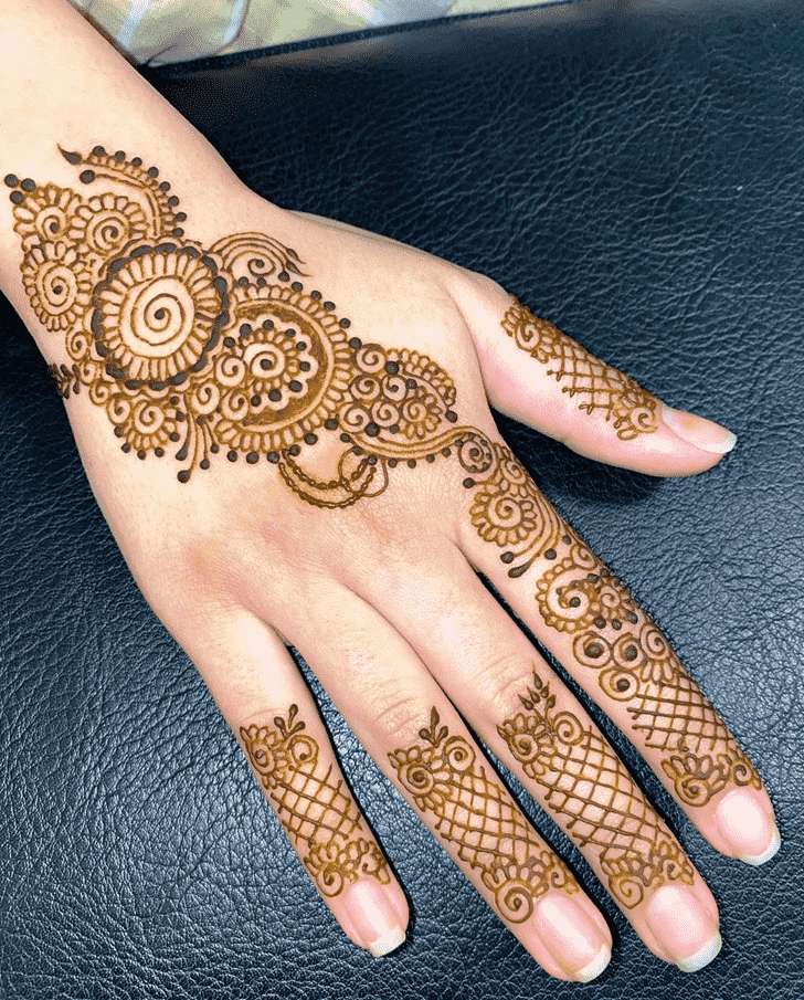 Comely Varanasi Henna Design