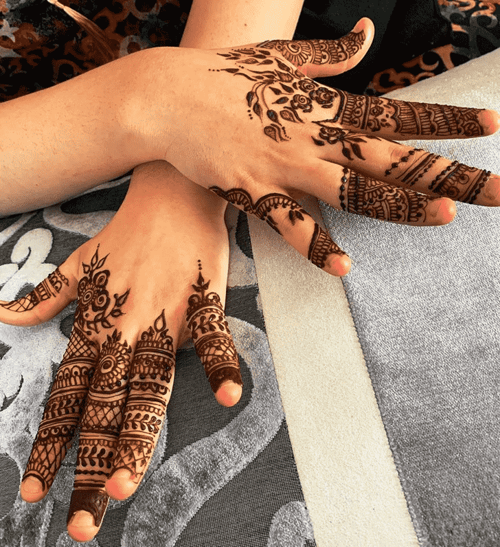 Dazzling Varanasi Henna Design