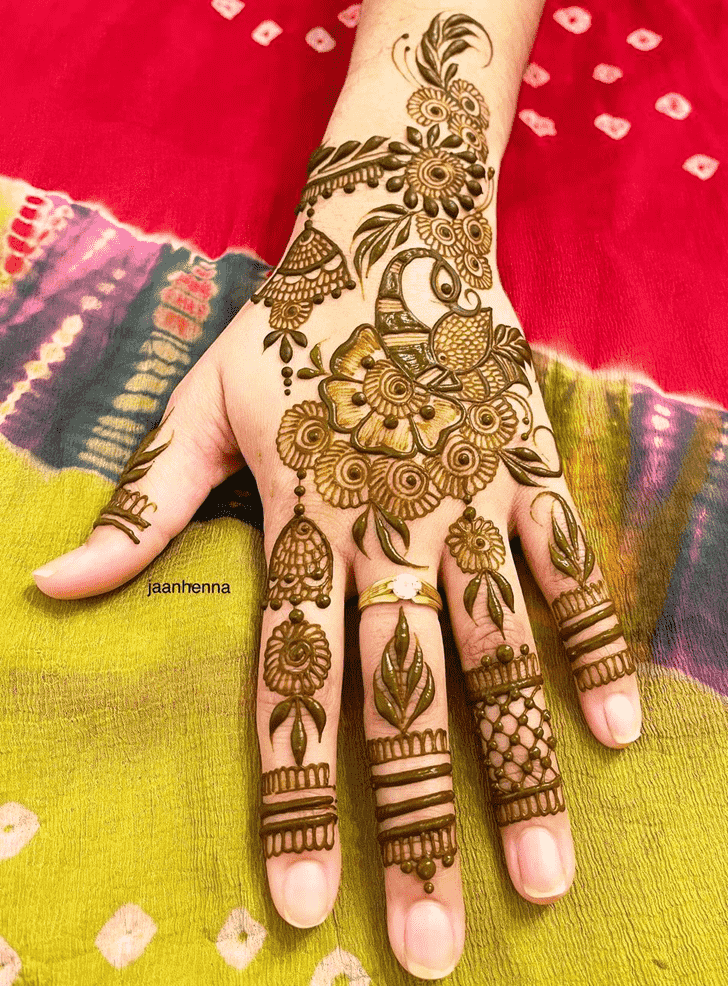 Delicate Varanasi Henna Design