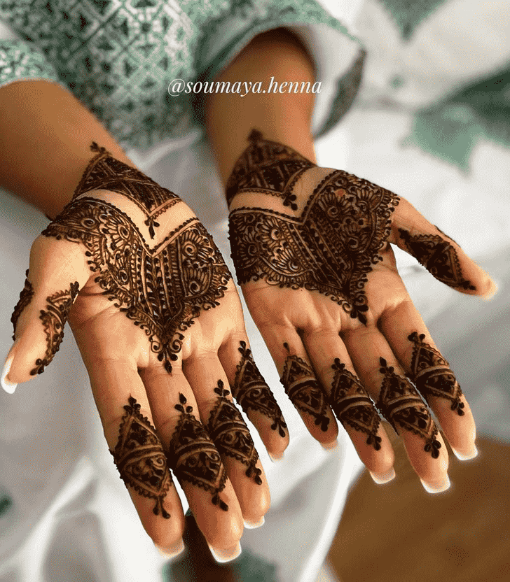 Inviting Varanasi Henna Design