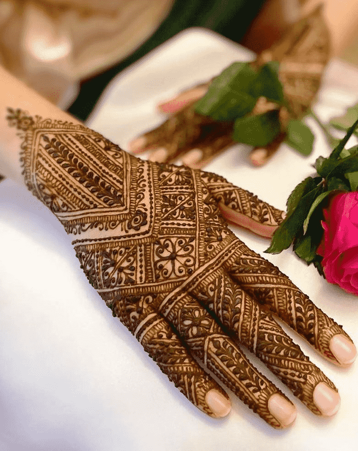 Lovely Varanasi Mehndi Design