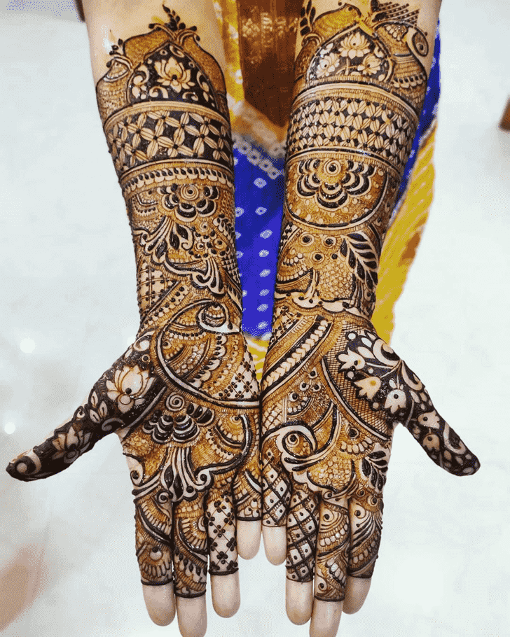 Shapely Varanasi Henna Design