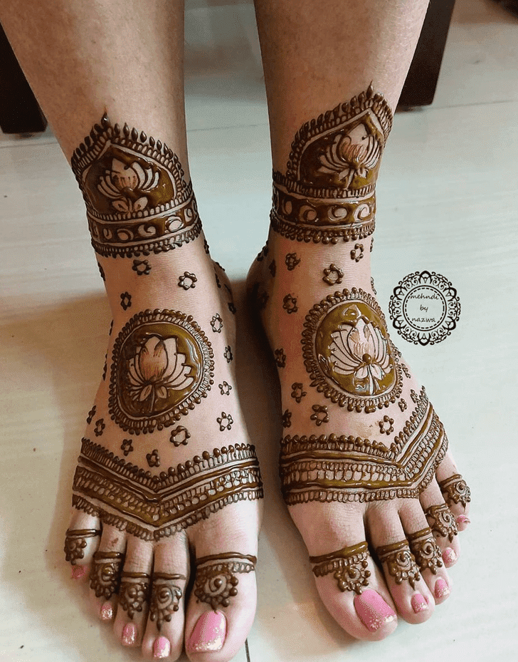 Bewitching Vat Purnima Henna Design