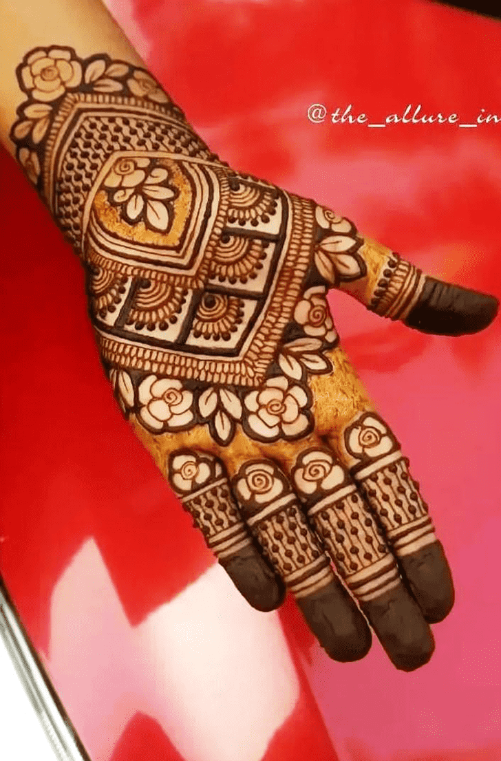 Admirable Very Simple Mehndi Design