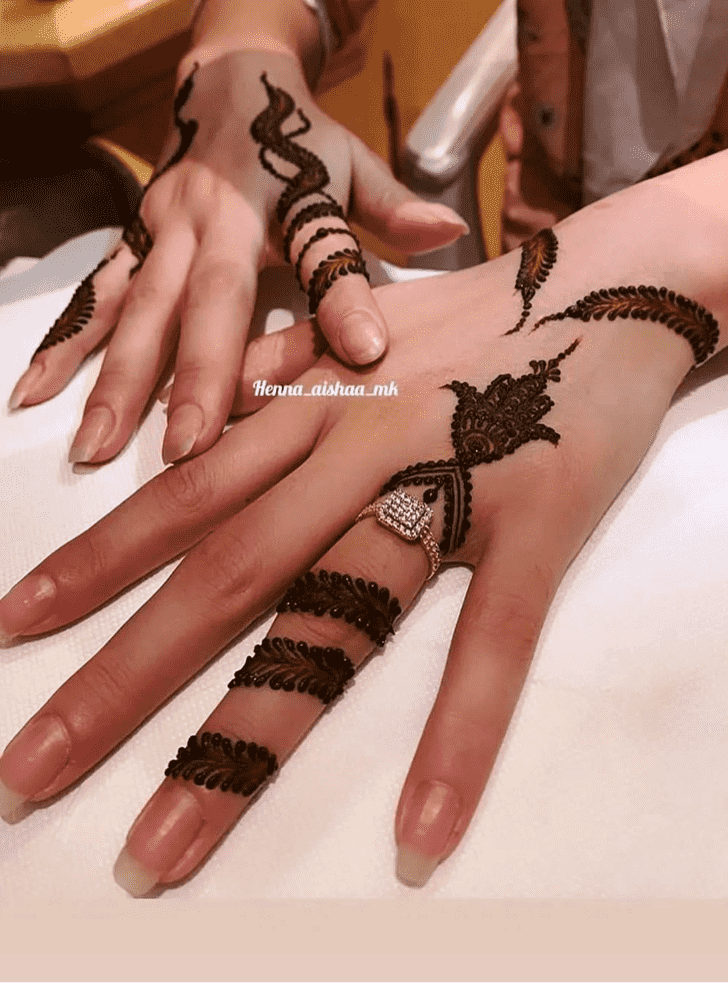 Resplendent Very Simple Mehndi Design