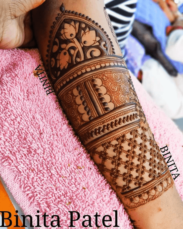 Arm Vienna Henna Design