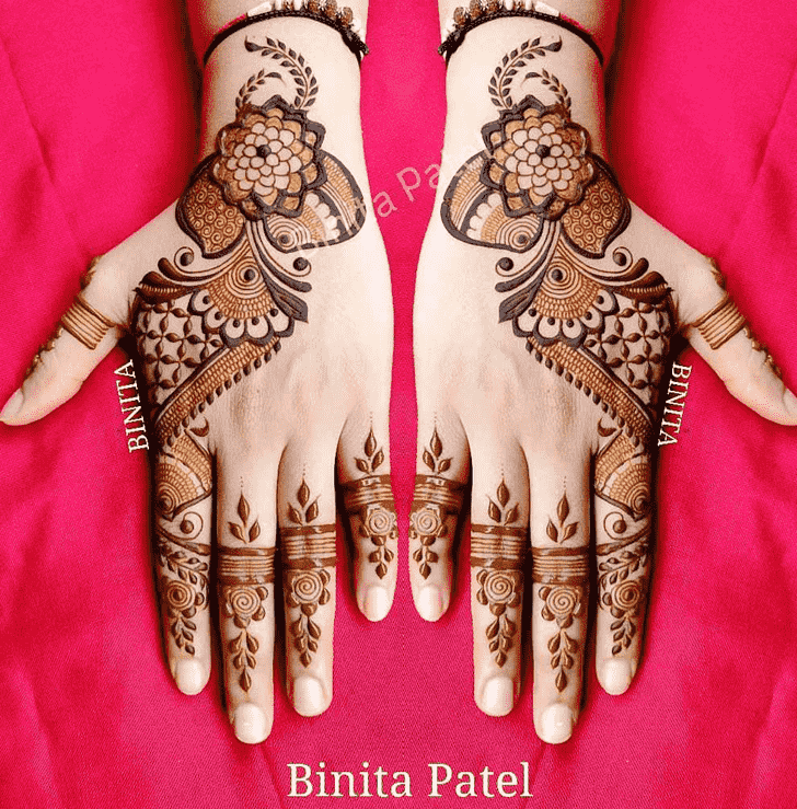 Elegant Vienna Henna Design