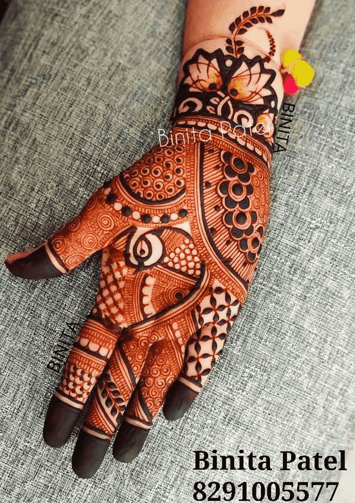 Inviting Vienna Henna Design