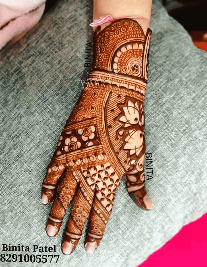 Lovely Vienna Mehndi Design