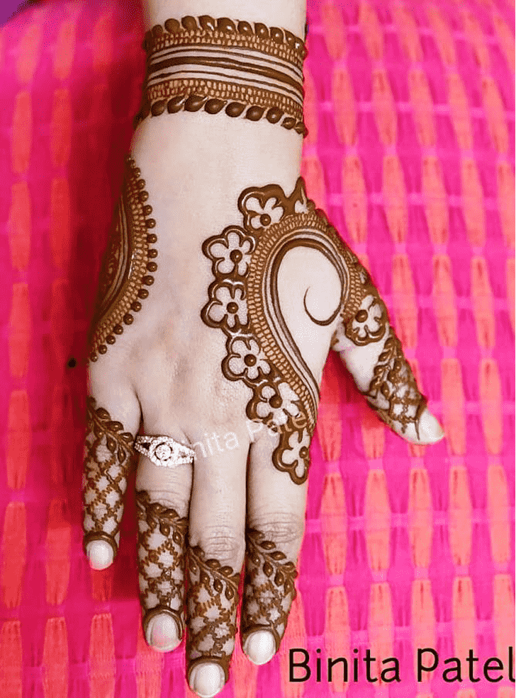 Pleasing Vienna Henna Design