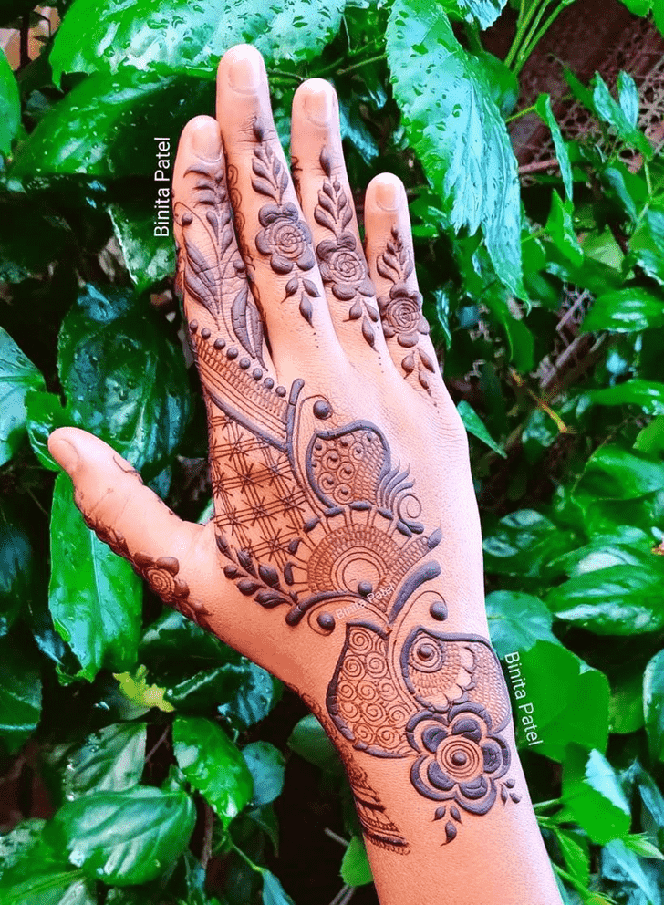 Radiant Vienna Henna Design