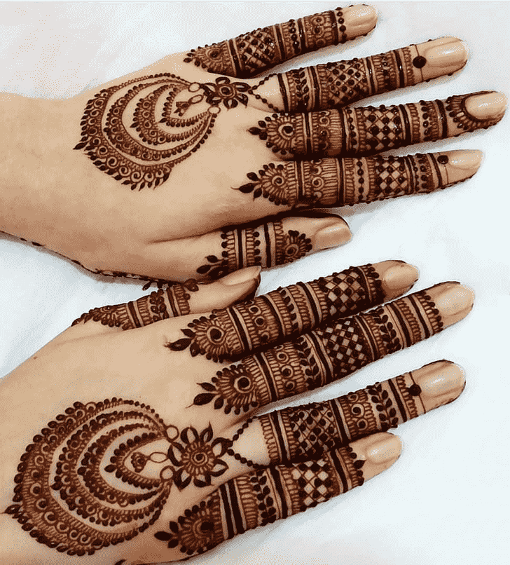 Shapely Vijaya Ekadashi Henna Design