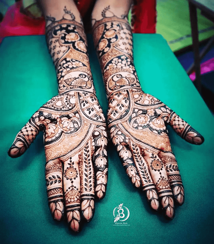 Inviting Visakhapatnam Henna Design