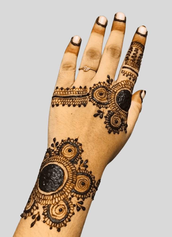 Lovely Vrindavan Mehndi Design