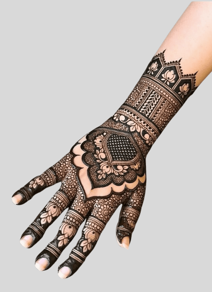 Refined Vrindavan Henna Design