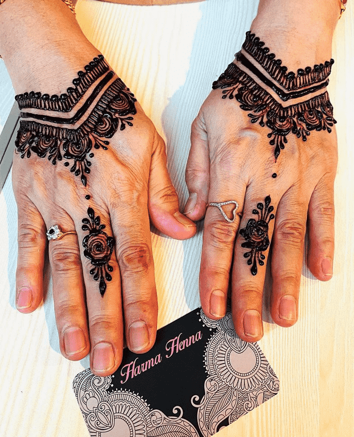 Bewitching Washington Henna Design