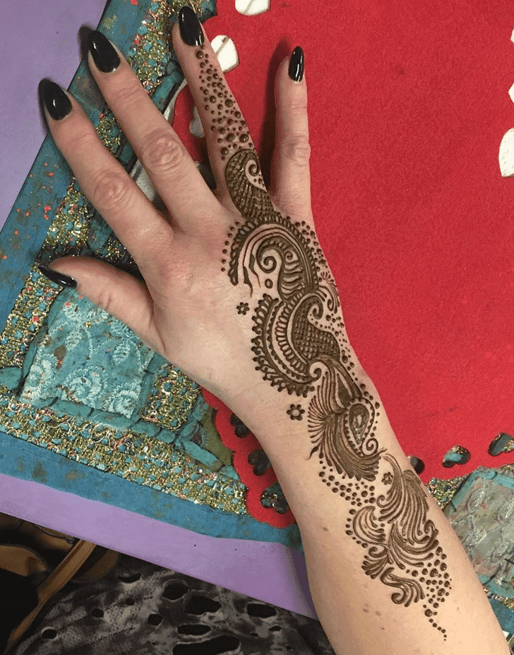 Marvelous Western Henna Design