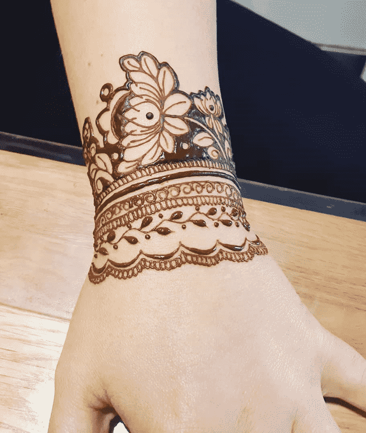 Fascinating Wrist Henna design